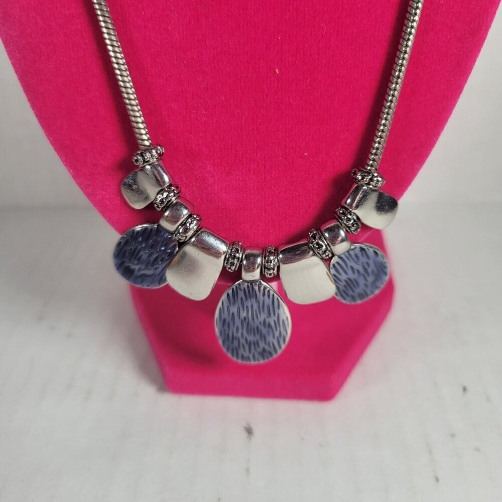 Retro Blue & Silver Toned Pendant Beaded Y2K Feminine Casual Bib 17" Necklace